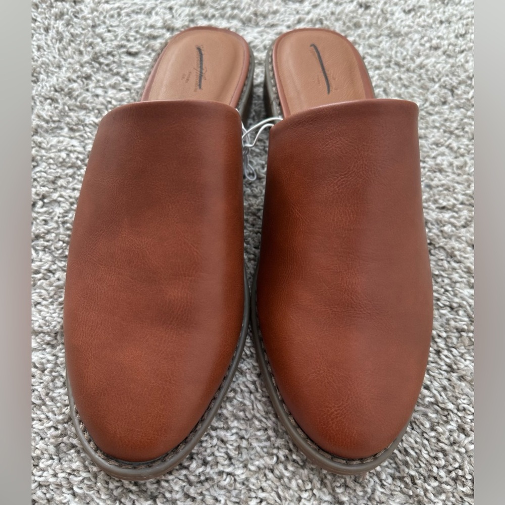 UNIVERSAL THREADS Brown Slip-On Mules Size 7